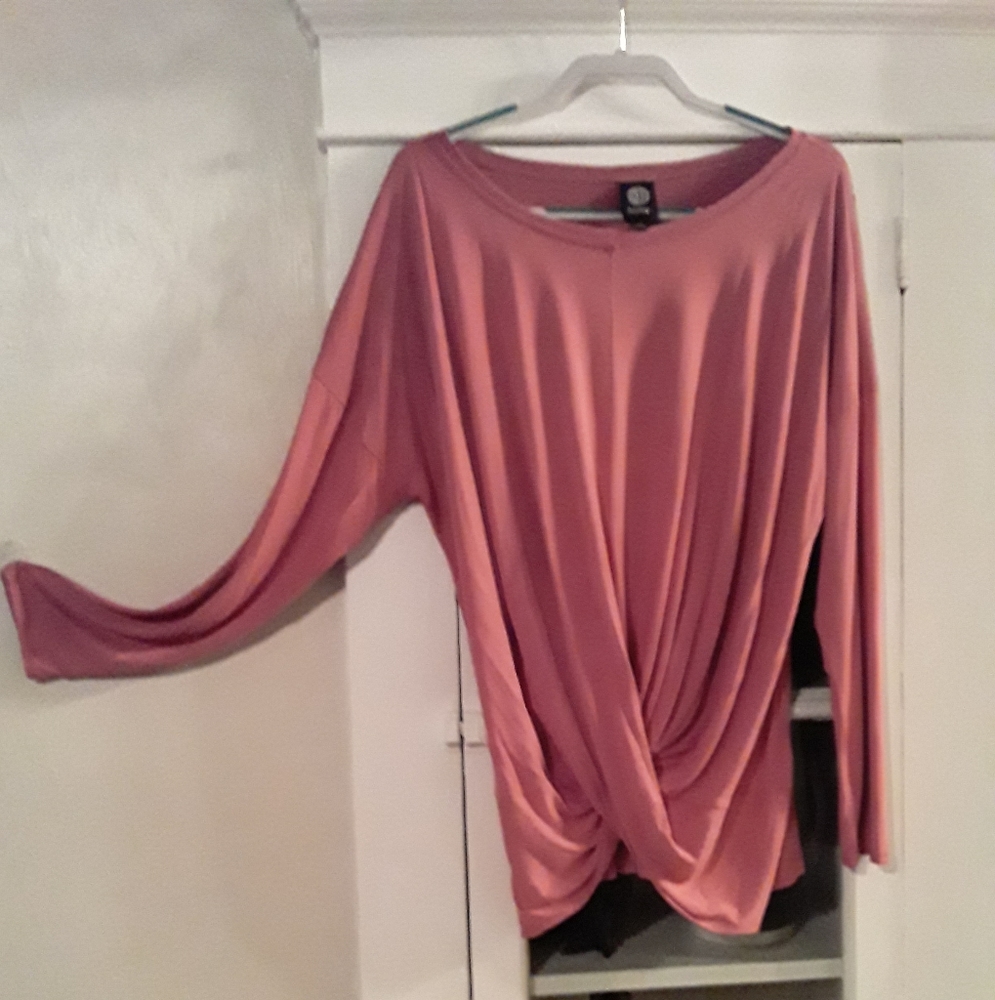 Criss-crossed top